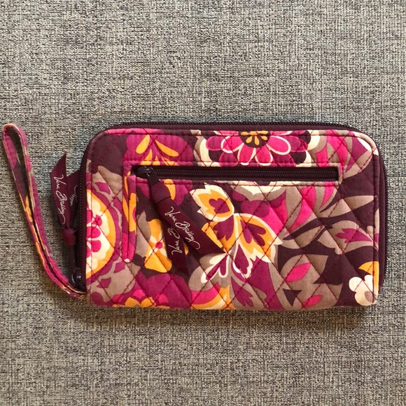 Vera Bradley Handbags - Vera Bradley Wristlet
